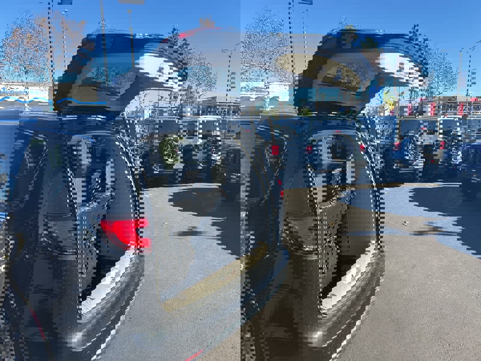 Used 2024 Chrysler Pacifica Touring-L image 22