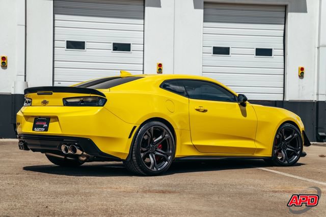 Used 2017 Chevrolet Camaro SS RWD image 4