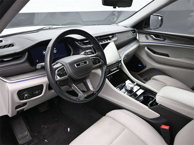 Used 2022 Jeep Grand Cherokee L Overland w/ Advanced Protech Group III image 12