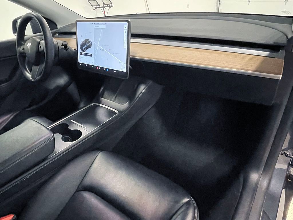 Used 2021 Tesla Model Y Long Range image 25