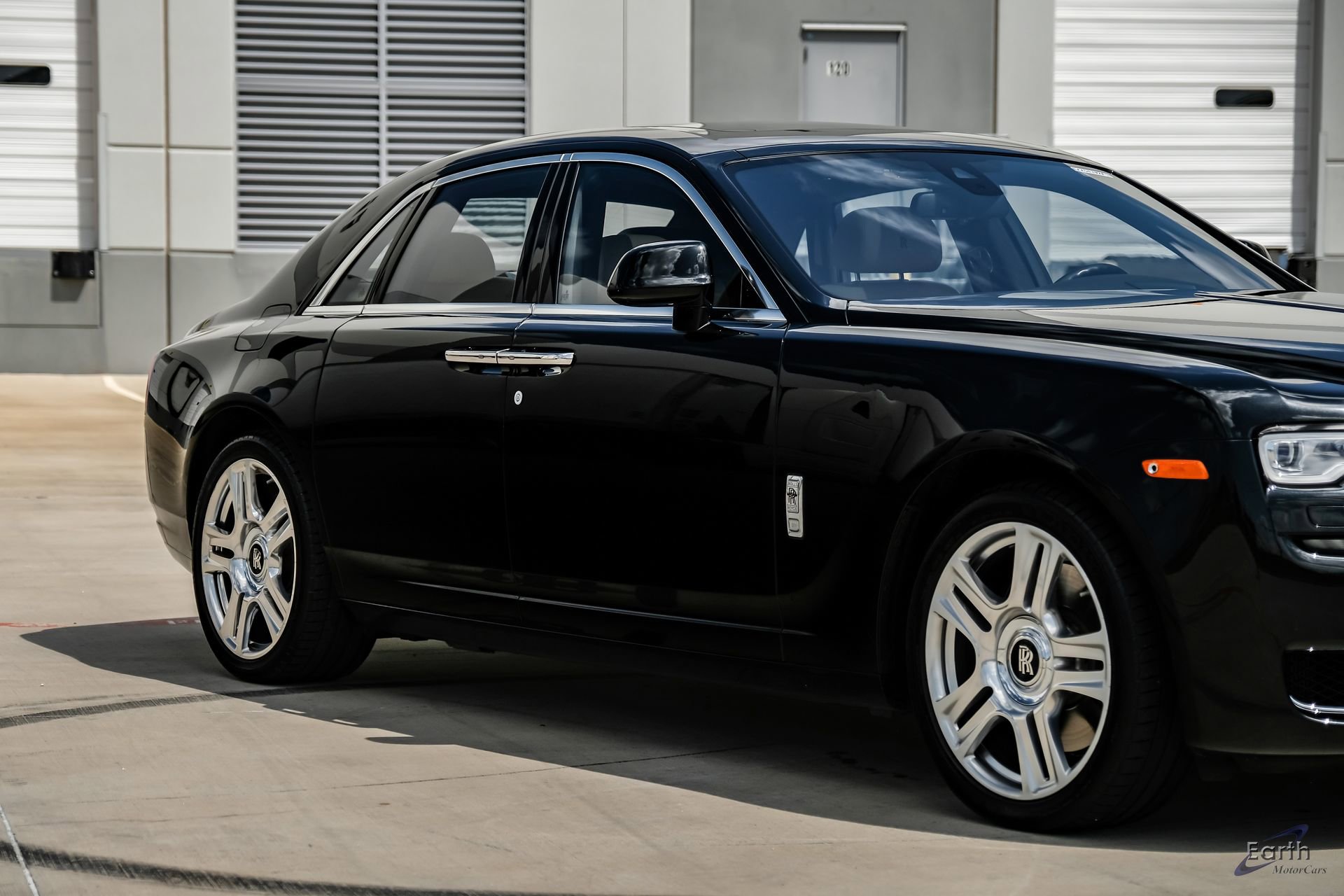 Used 2017 Rolls-Royce Ghost RWD image 29