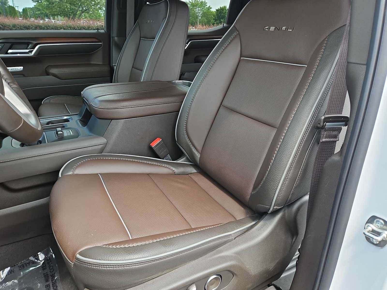 Certified 2026 GMC Sierra 1500 Denali w/ Denali Reserve Package AWD/4WD image 12