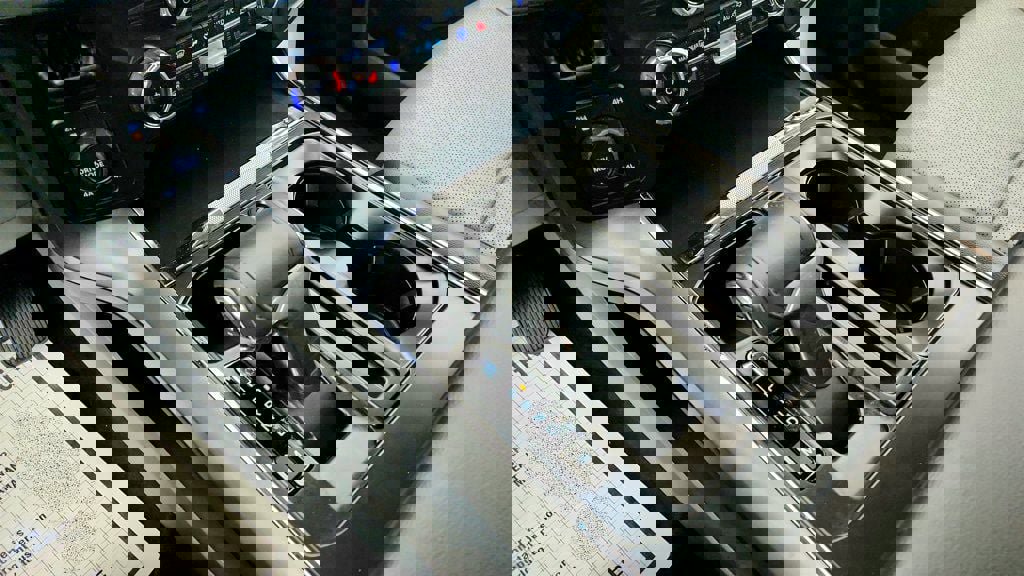 Used 2025 Ford F150 Lariat w/ Equipment Group 502A High image 16