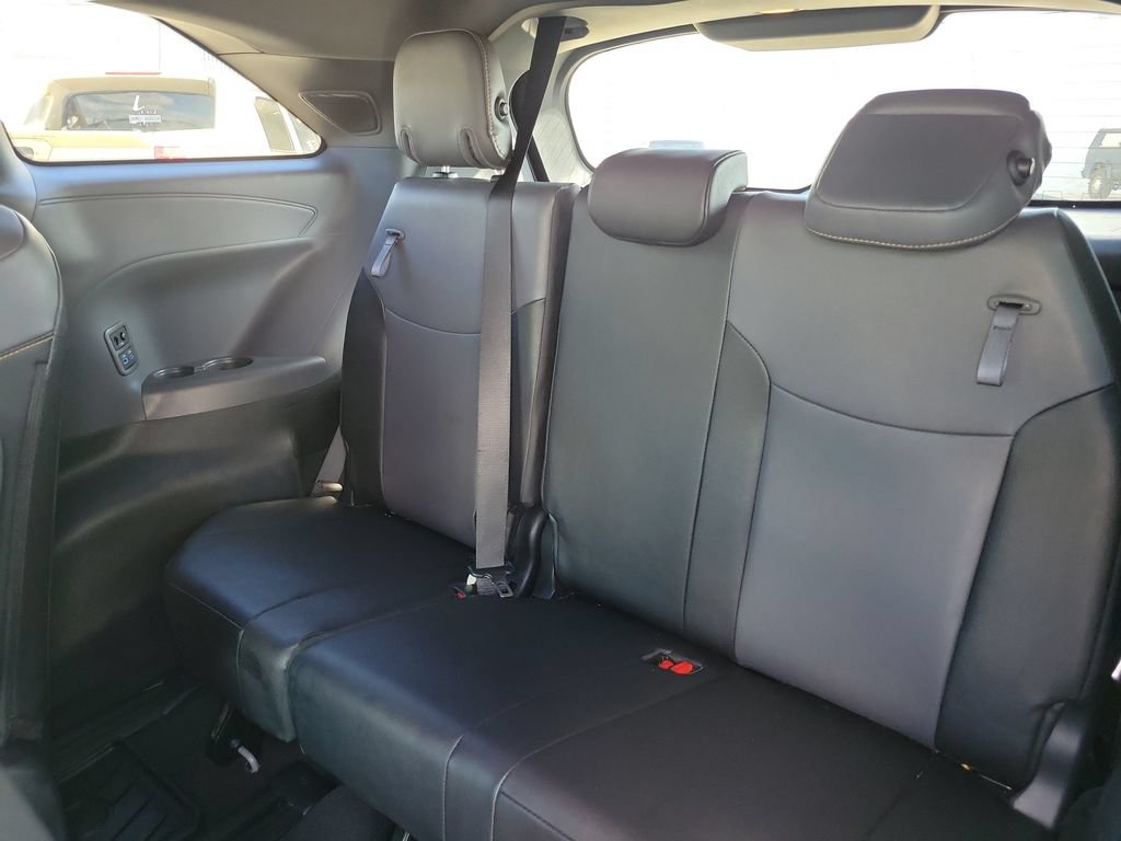 Used 2023 Toyota Sienna XLE Woodland Edition AWD/4WD image 18