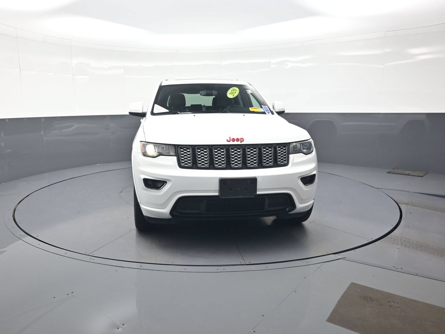 Used 2020 Jeep Grand Cherokee Altitude AWD/4WD image 8