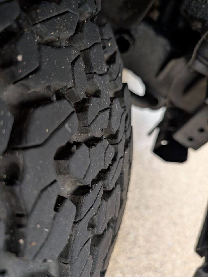 Used 2009 Jeep Wrangler Sahara w/ Dual Top Group image 17