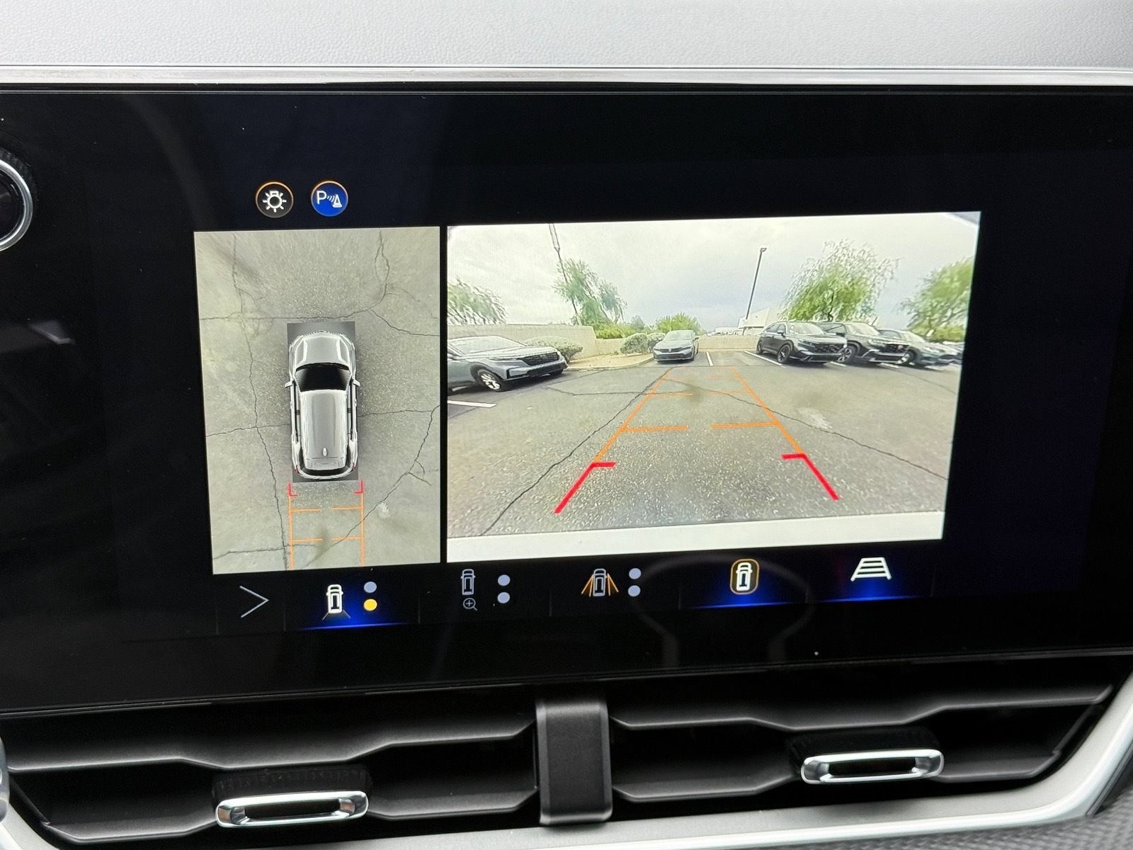 Used 2025 Chevrolet Equinox LT w/ Convenience Package II AWD/4WD image 21