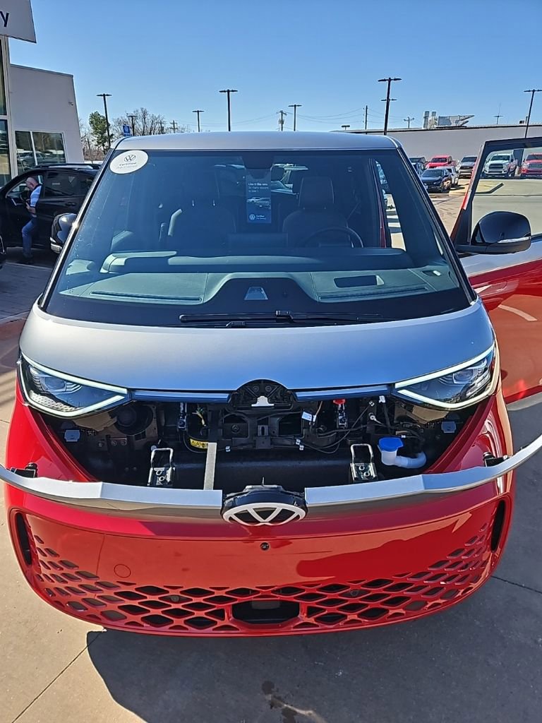 Used 2025 Volkswagen ID. Buzz Pro S Plus image 10