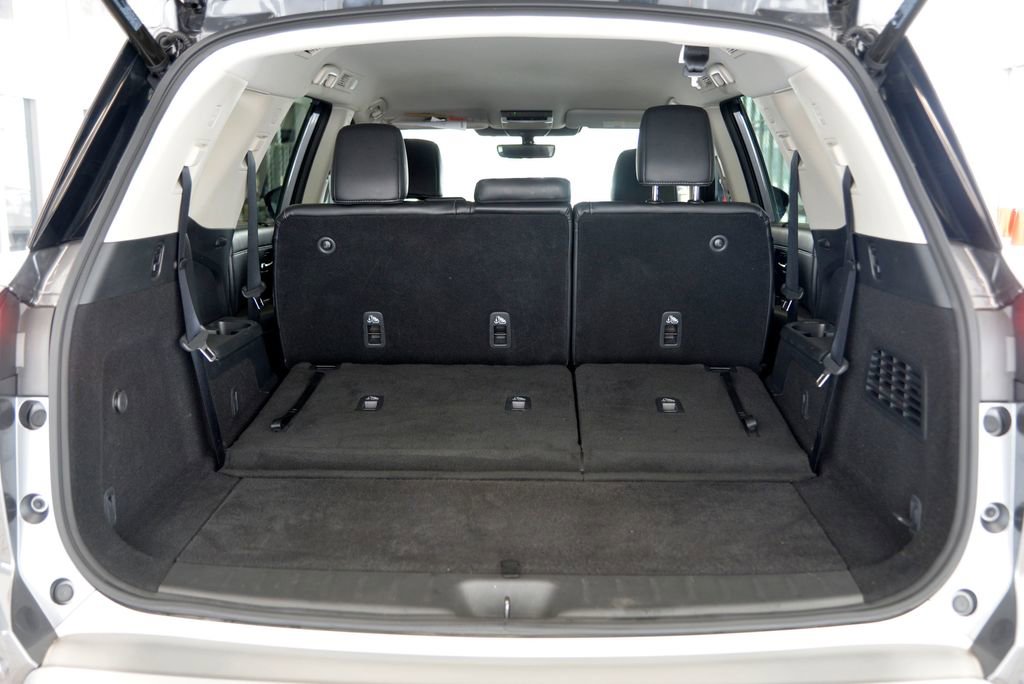 Used 2023 Nissan Pathfinder SL AWD/4WD image 30