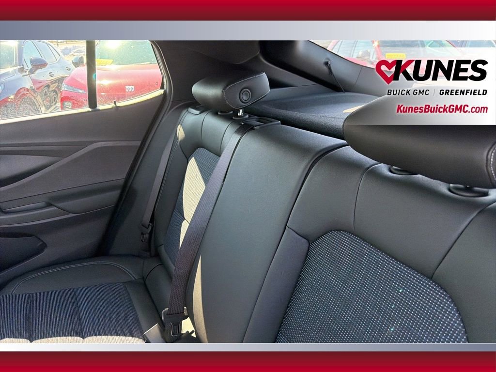 New 2026 Buick Envista Sport Touring w/ Convenience I Package FWD image 31