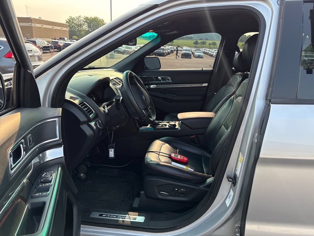 Used 2016 Ford Explorer Sport w/ Equipment Group 401A AWD/4WD image 10