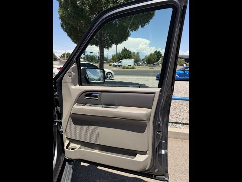 Used 2011 Ford Expedition EL XLT RWD image 27