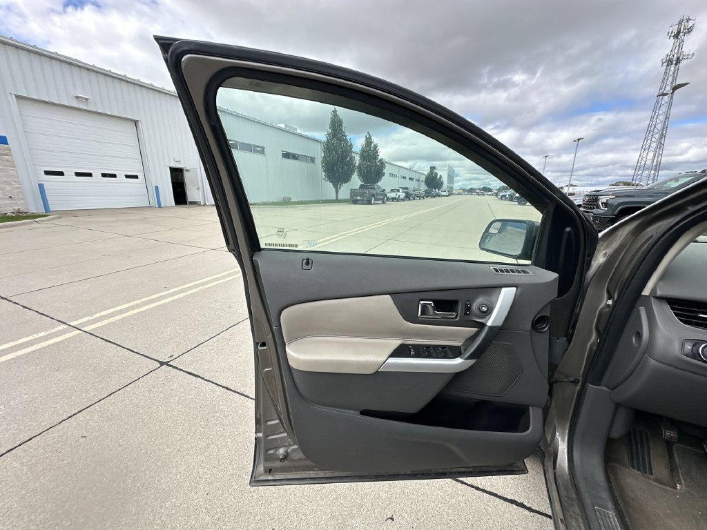 Used 2013 Ford Edge SEL FWD image 21
