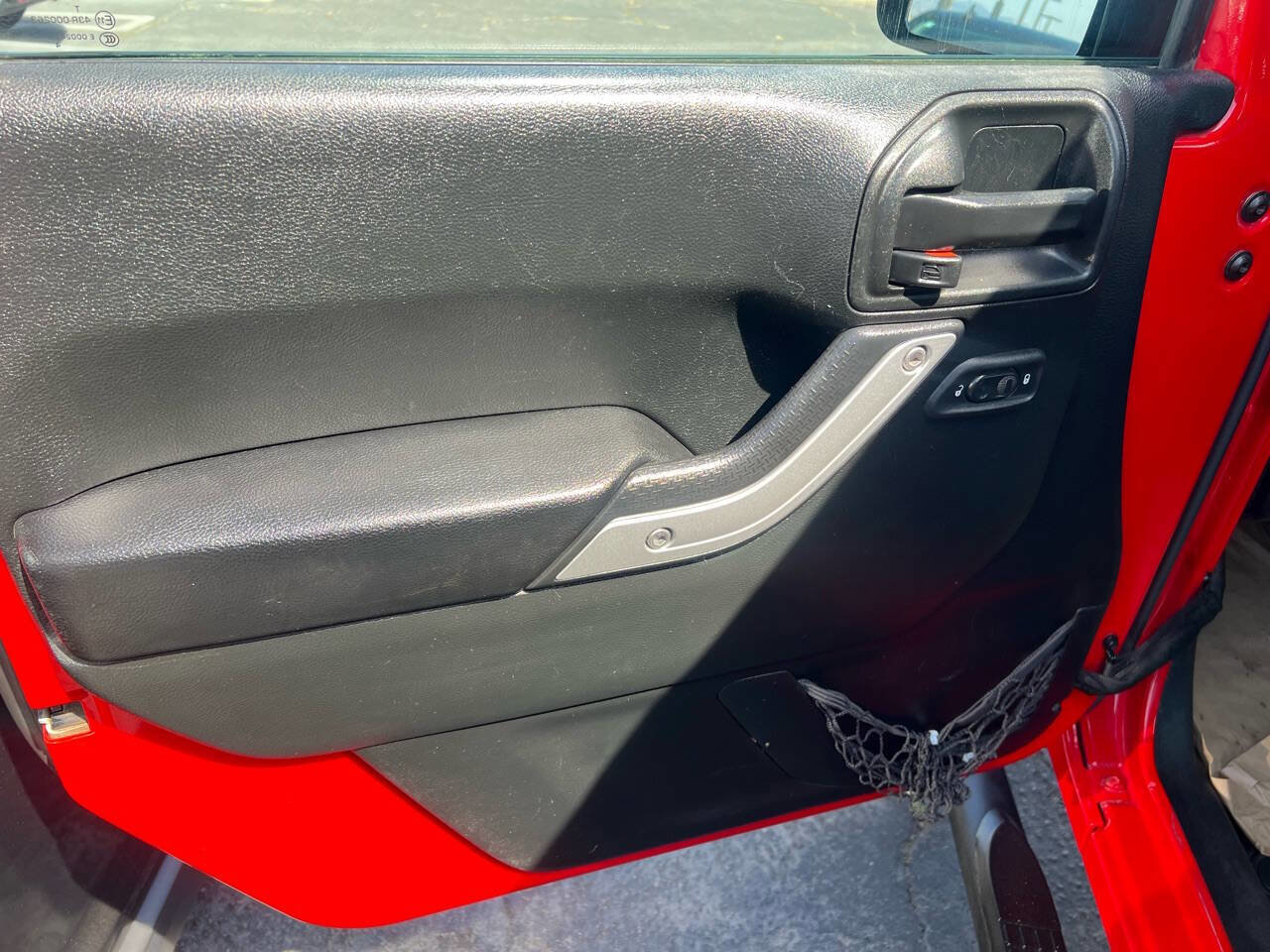 Used 2017 Jeep Wrangler Rubicon w/ Power Convenience Group image 23