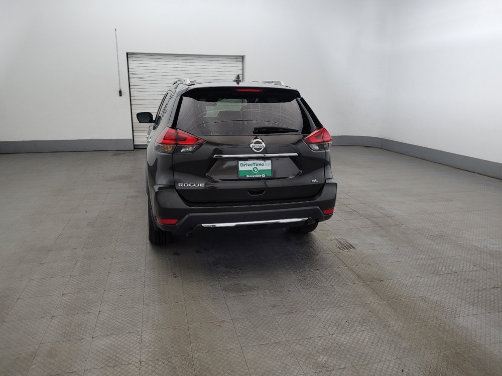 Used 2017 Nissan Rogue SL w/ SL Premium Package FWD image 6