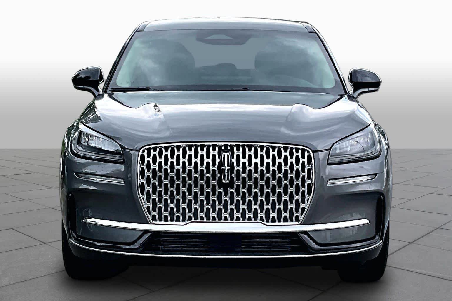 Used 2025 Lincoln Corsair FWD image 4