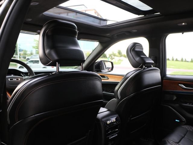 Used 2022 Jeep Grand Cherokee Summit AWD/4WD image 16