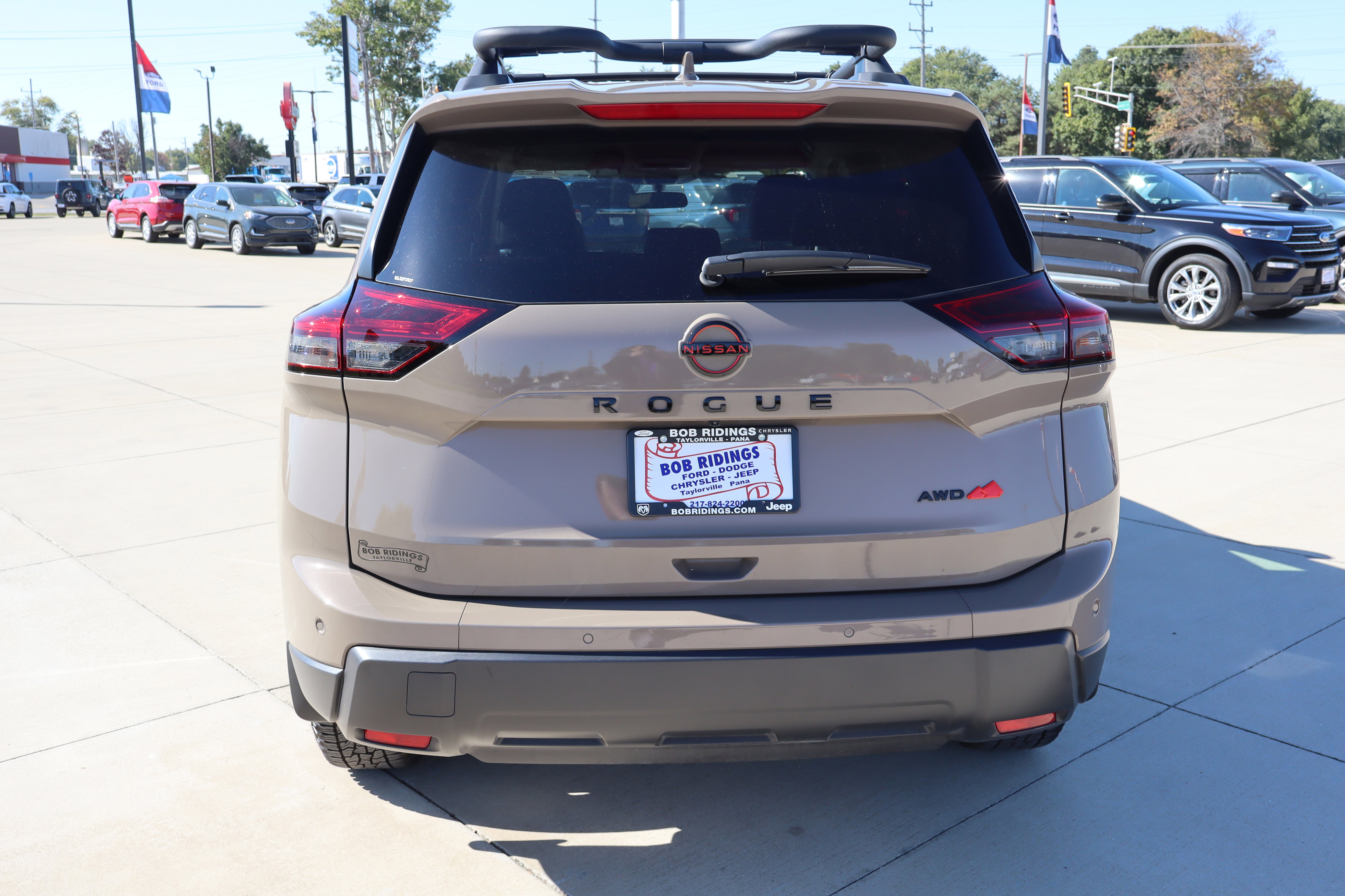 Used 2025 Nissan Rogue SV image 7
