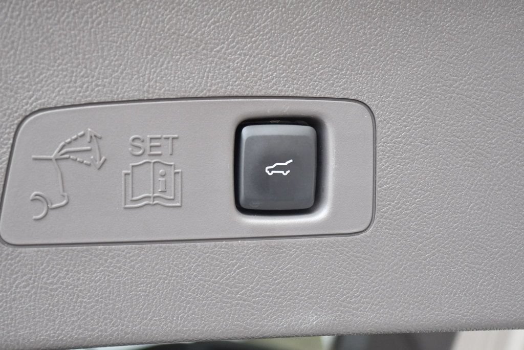 Used 2023 Lincoln Corsair FWD w/ Equipment Group 101A image 19