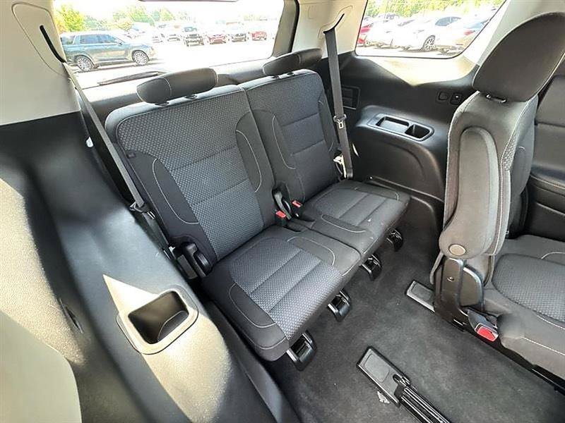 Used 2023 GMC Acadia SLE w/ Driver Convenience Package FWD image 47