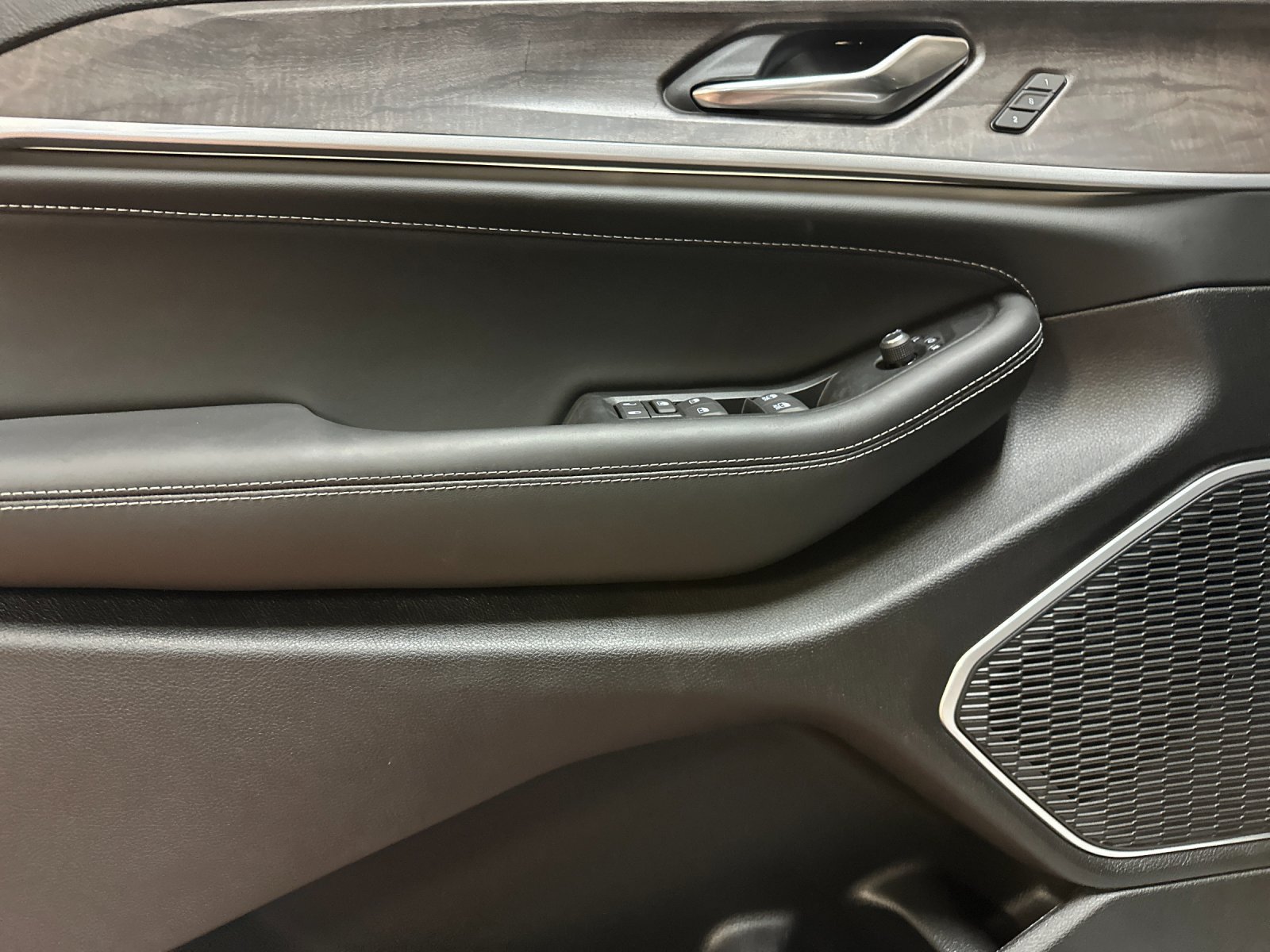New 2026 Jeep Grand Cherokee Limited AWD/4WD image 10