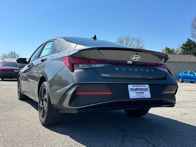 Used 2026 Hyundai Elantra Sport FWD image 5