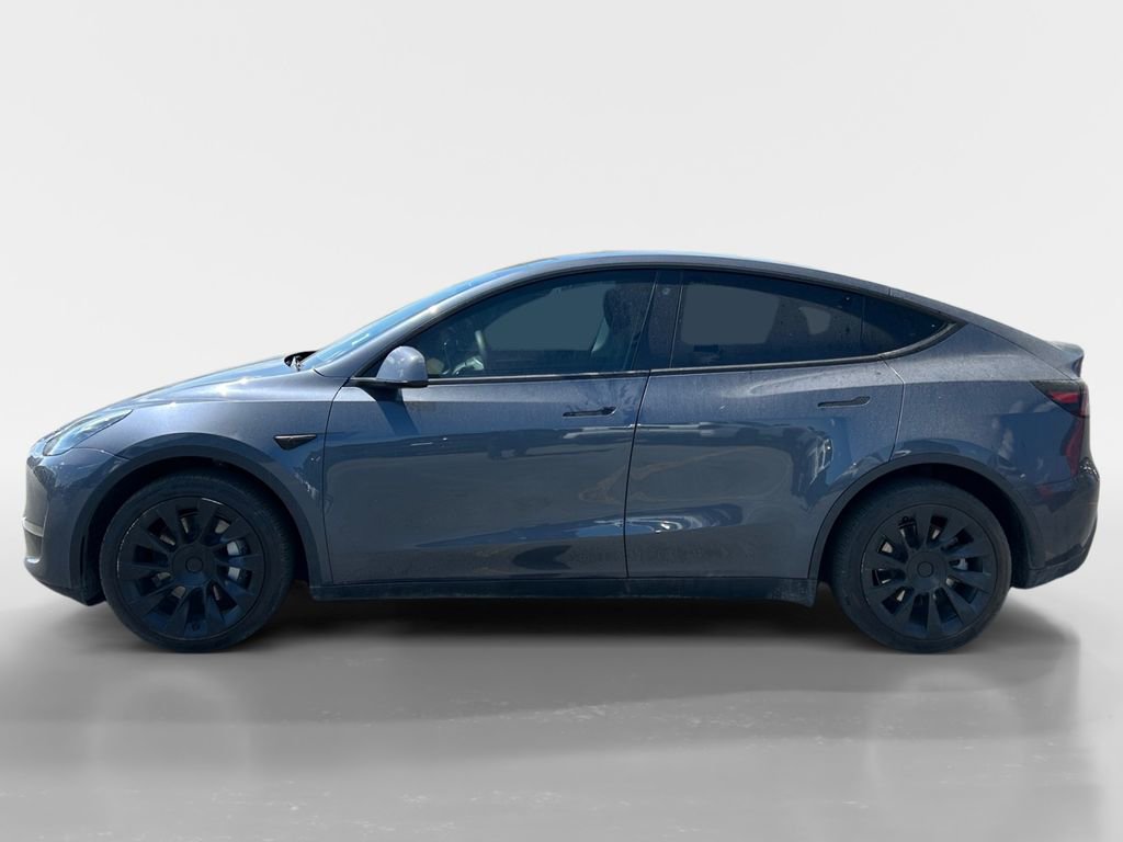 Used 2023 Tesla Model Y Long Range AWD/4WD image 2