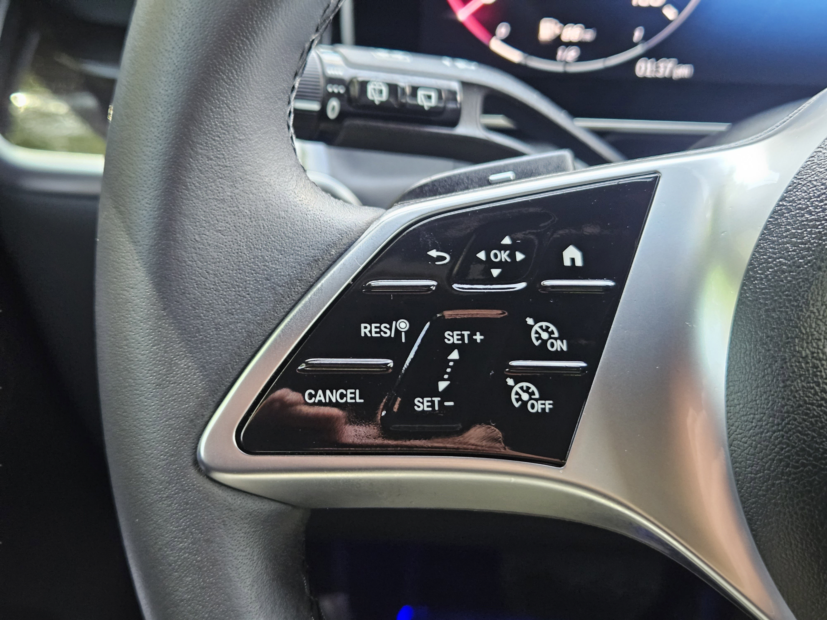 Certified 2025 Mercedes-Benz GLC 300 4MATIC image 19
