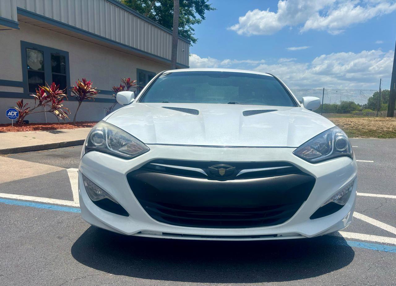 Used 2014 Hyundai Genesis 2.0T RWD image 2