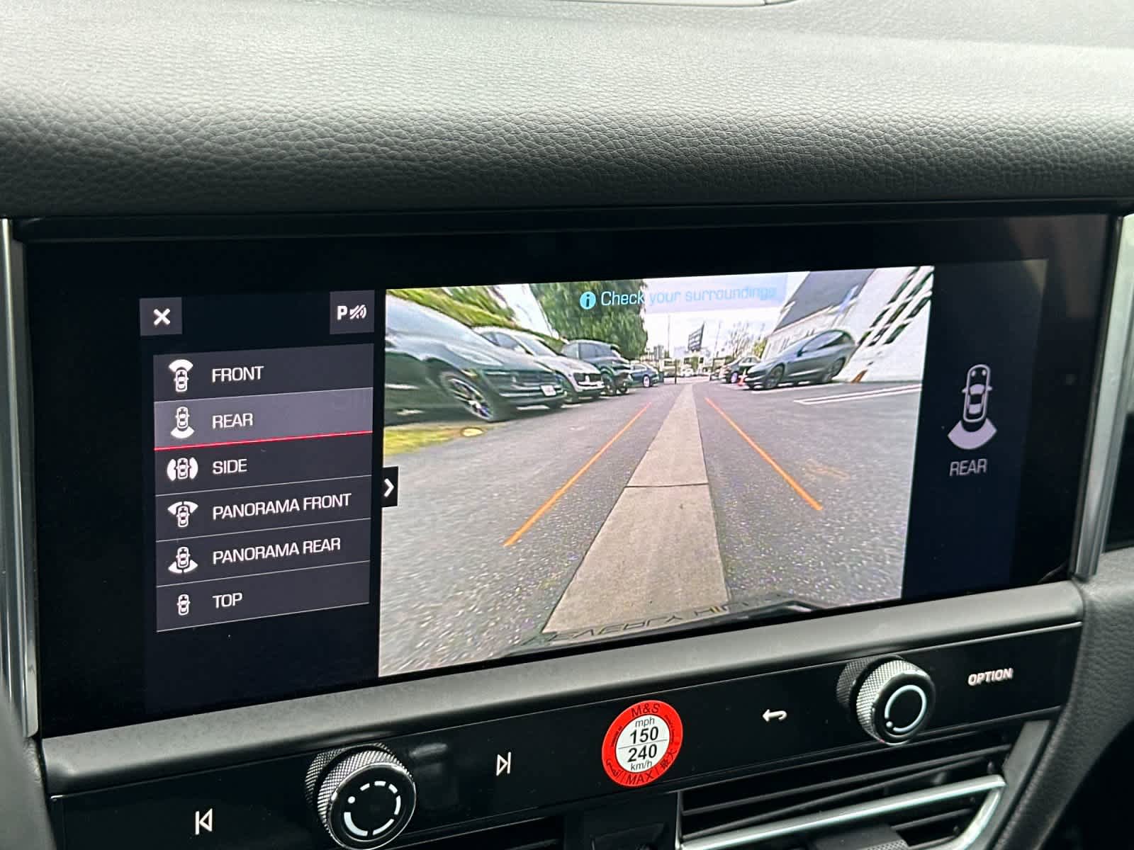 Certified 2025 Porsche Macan AWD/4WD image 22