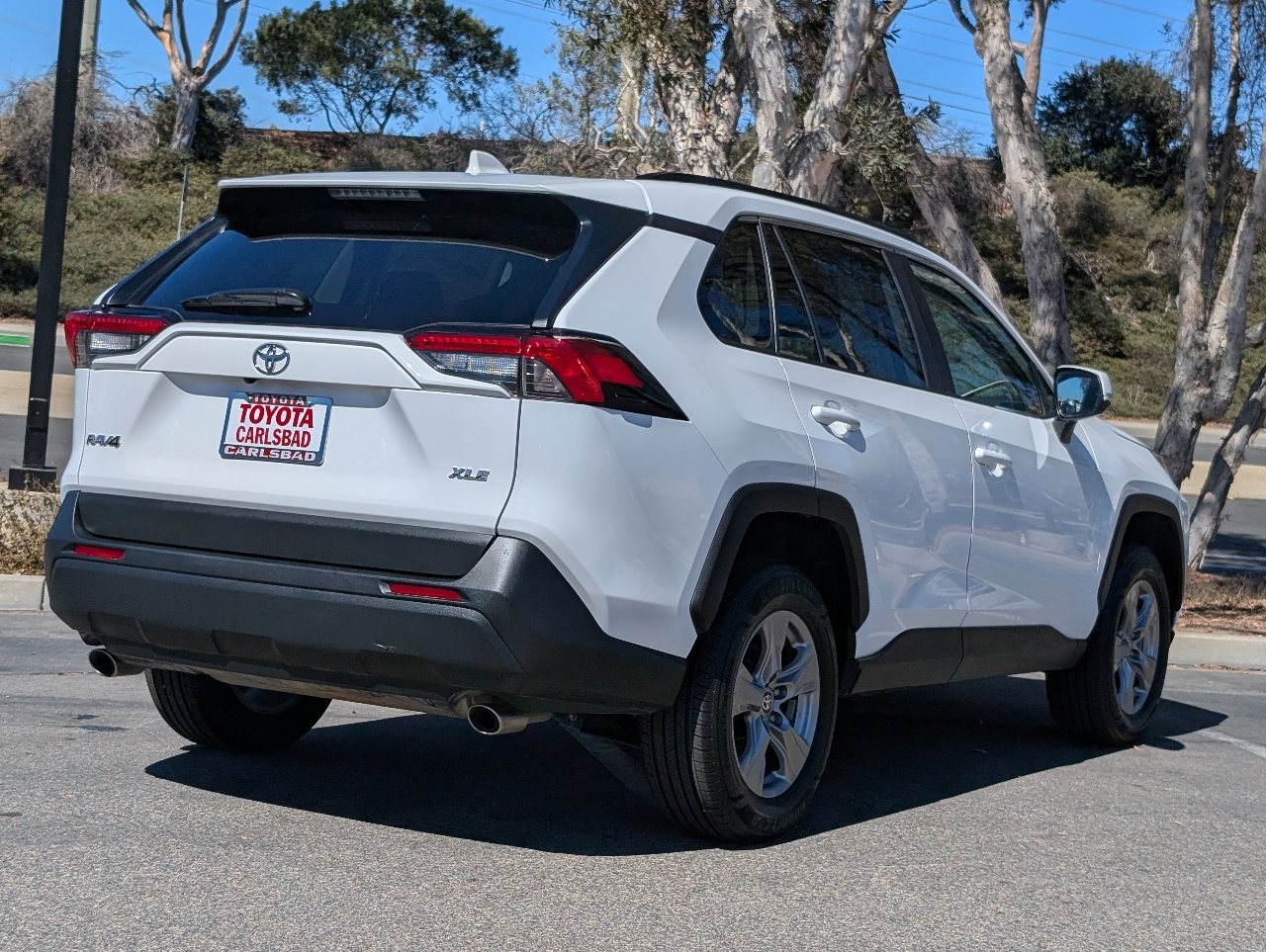Used 2025 Toyota RAV4 XLE FWD image 13