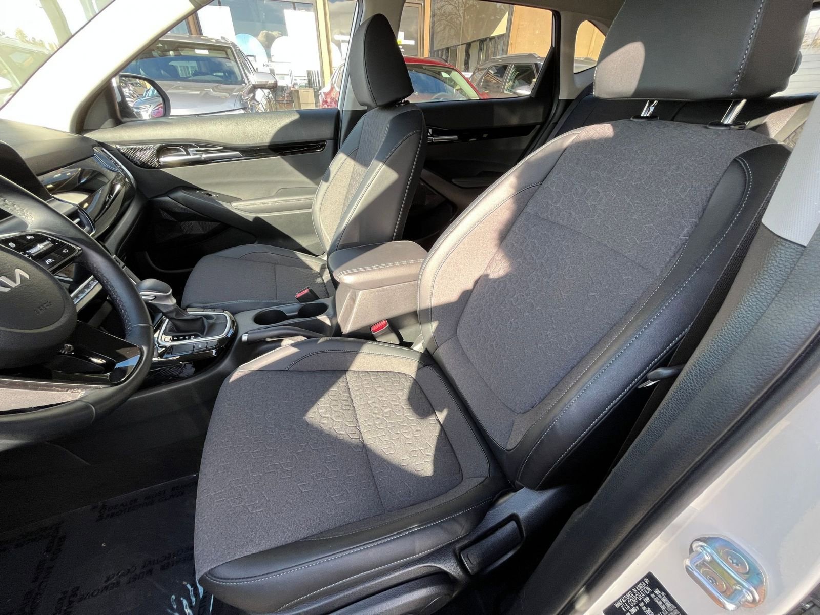 Used 2025 Kia Seltos S image 38