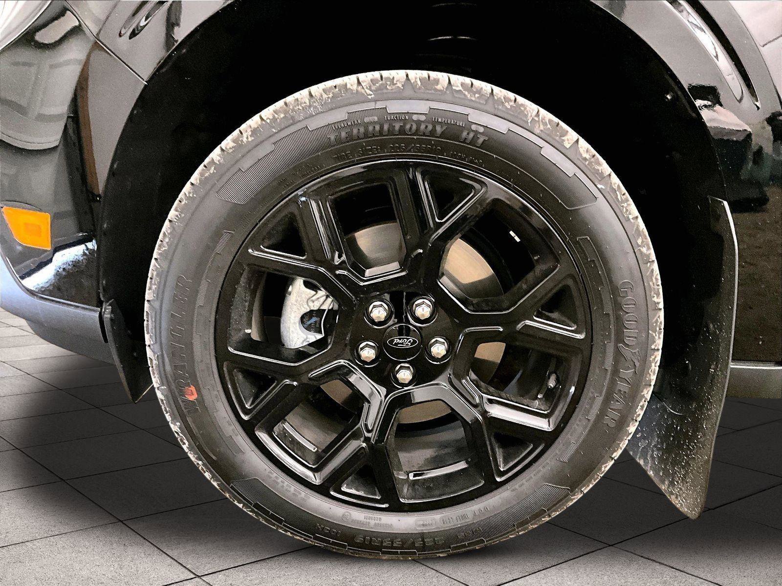 Used 2025 Ford Maverick Lariat w/ Black Appearance Package image 8