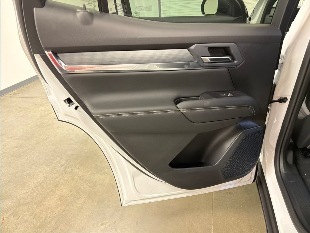 New 2027 GMC Terrain Elevation w/ Elevation Premium Package FWD image 23
