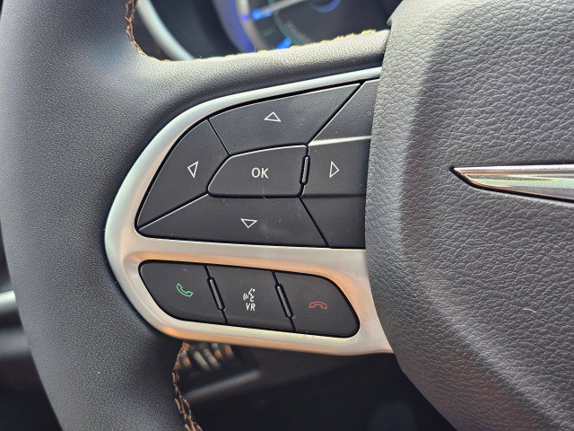 Certified 2023 Chrysler Pacifica Pinnacle FWD image 27