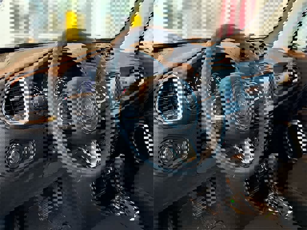 Used 2021 Jeep Renegade Trailhawk w/ Trailer Tow Group image 2