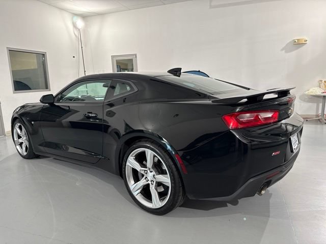 Used 2017 Chevrolet Camaro SS RWD image 5
