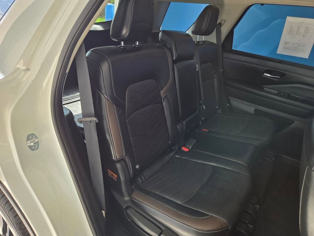 Used 2022 Nissan Pathfinder Platinum w/ Cargo Package image 29