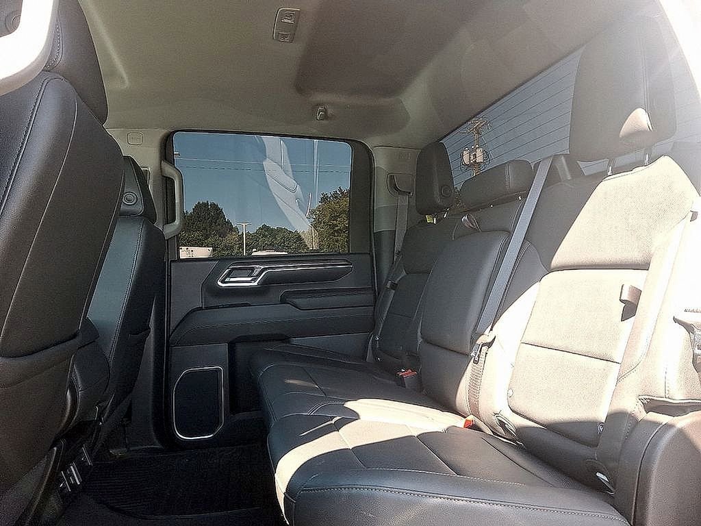 Used 2024 Chevrolet Silverado 2500 LTZ image 10