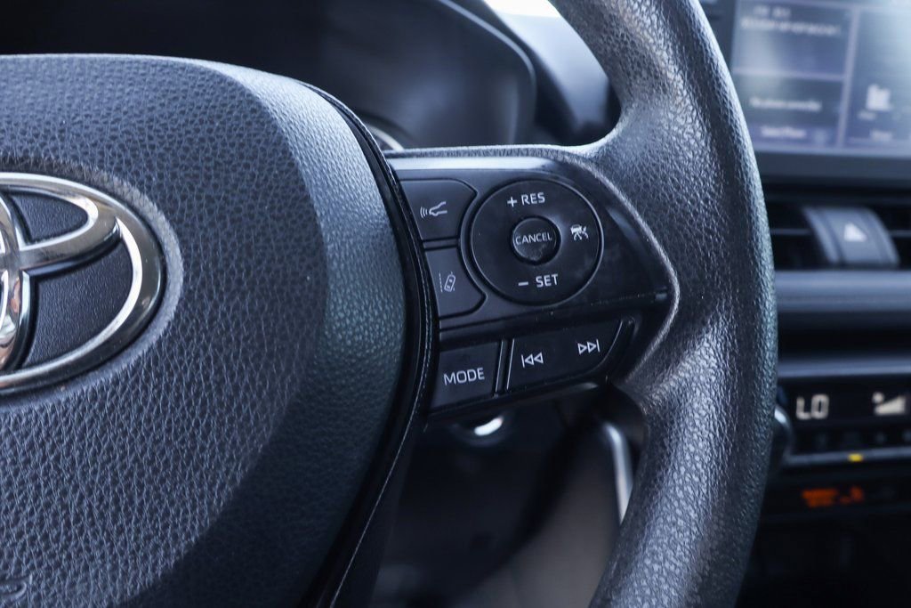 Used 2021 Toyota RAV4 XLE image 23