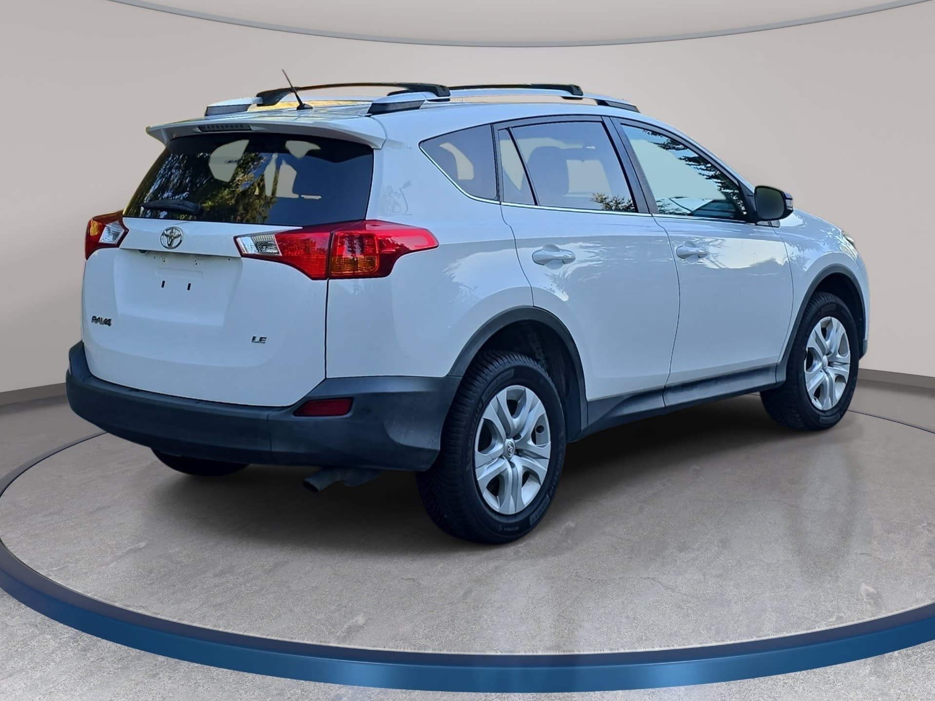 Used 2013 Toyota RAV4 LE FWD image 5