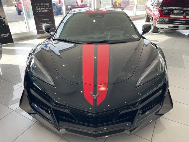 Used 2025 Chevrolet Corvette Z06 image 2