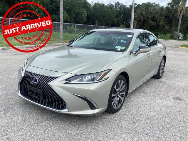 Used 2019 Lexus ES 300h w/ Premium Package FWD image 1