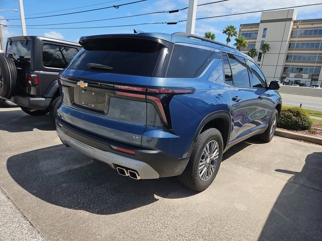 Used 2024 Chevrolet Traverse LT image 4