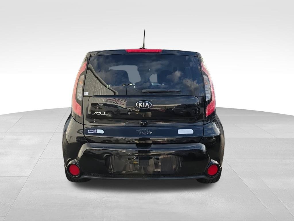 Used 2015 Kia Soul ! FWD image 9