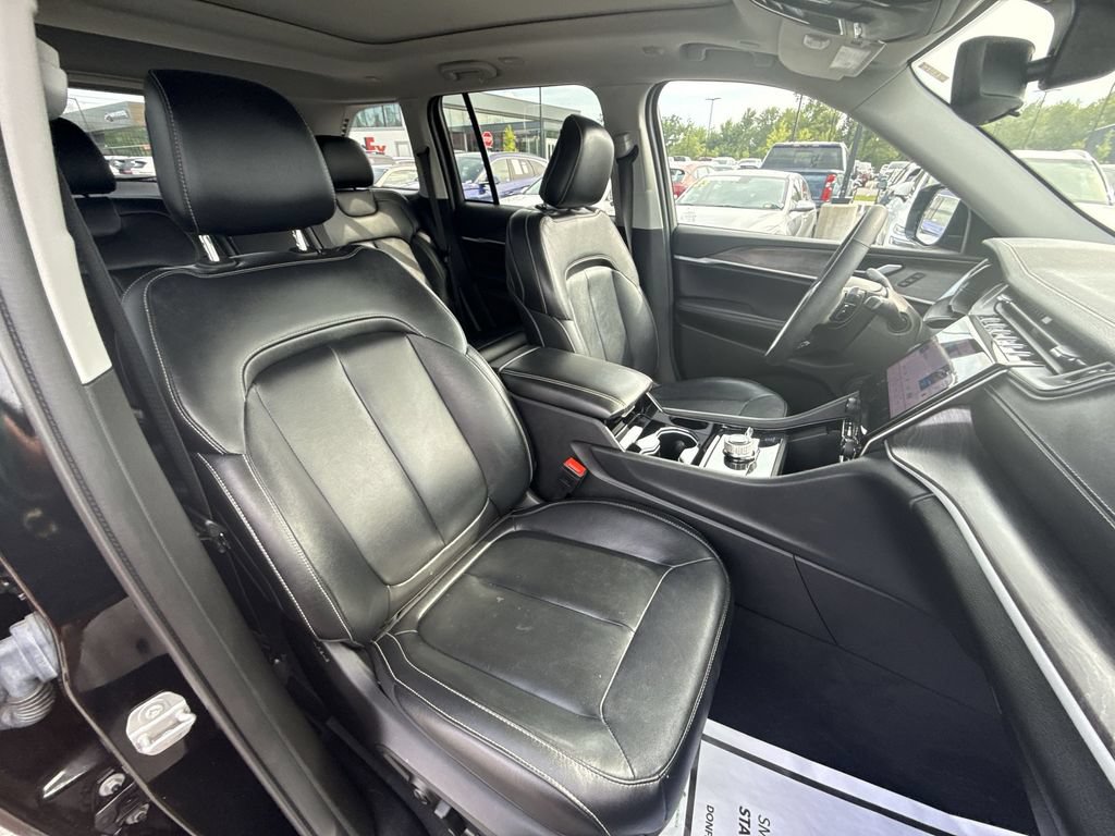 Used 2023 Jeep Grand Cherokee Limited AWD/4WD image 24