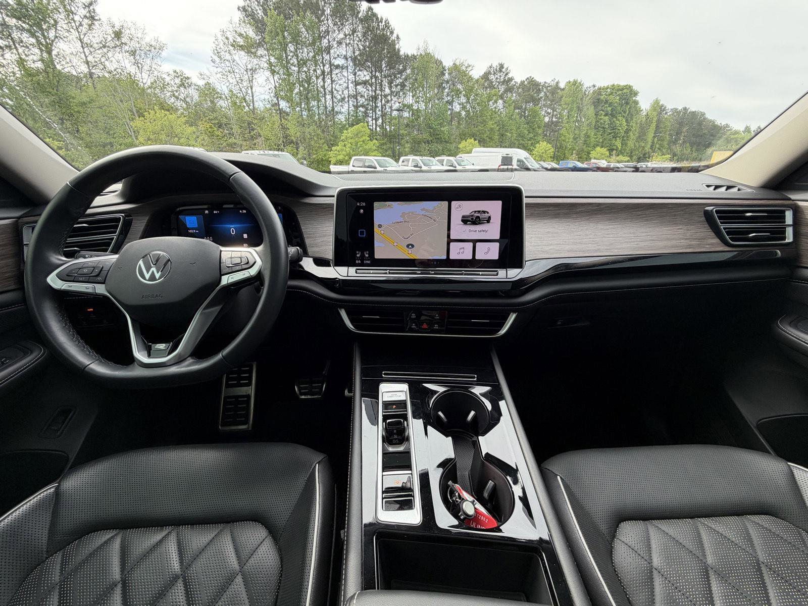 Used 2024 Volkswagen Atlas SEL Premium R-Line image 7