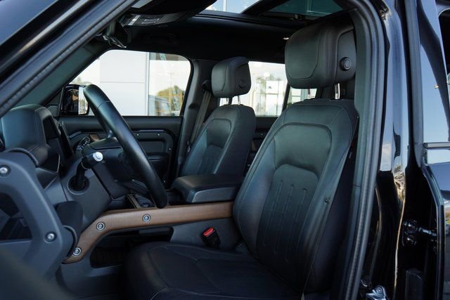 Used 2022 Land Rover Defender 110 X AWD/4WD image 18