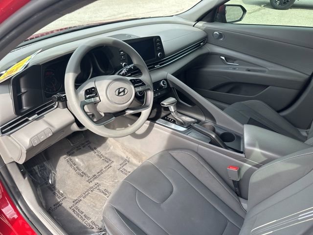Used 2023 Hyundai Elantra SEL image 39