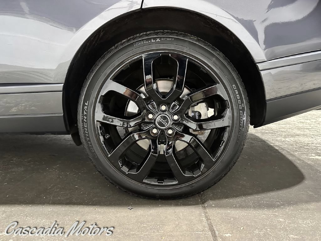 Used 2018 Land Rover Range Rover Supercharged AWD/4WD image 30